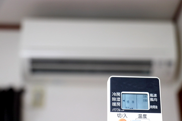 エアコンの除湿モードで快適な温度設定と湿度の目安
