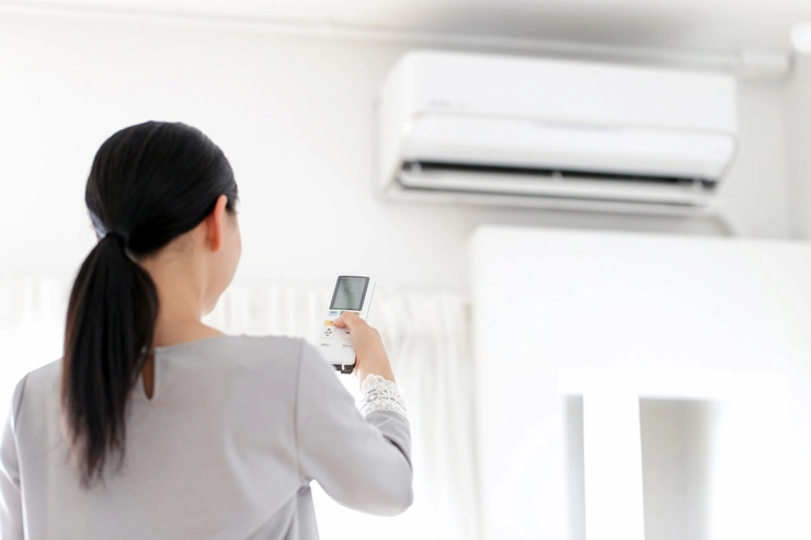 エアコン(暖房)はつけっぱなしがお得?損得を分ける4つの判断軸